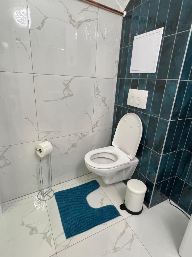 Apartment R&L Lazovna Apt 1 - Old Town And Parking Банська Бистриця Екстер'єр фото